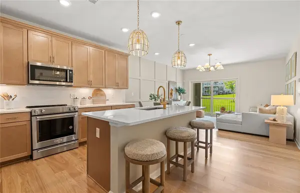 141 East Point Drive #211, East Providence, RI 02916