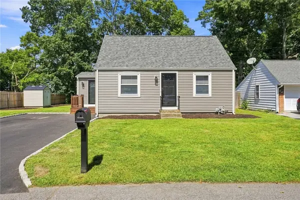 53 Pell Avenue, Warwick, RI 02888