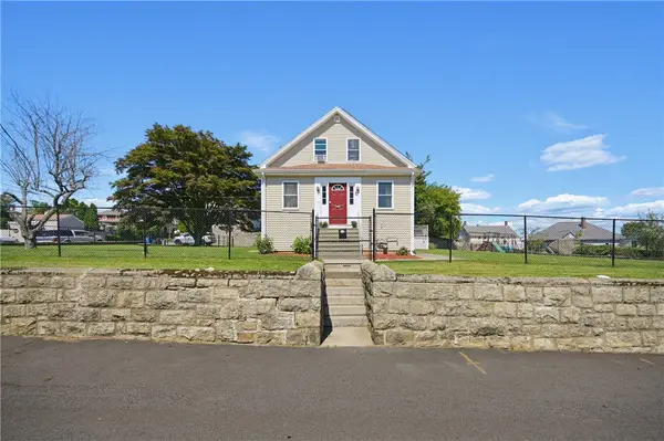 40 Walnut Street, Tiverton, RI 02878