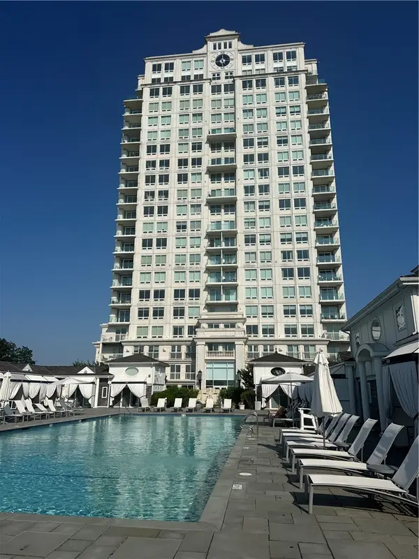 1 Tower Drive #704, Portsmouth, RI 02871