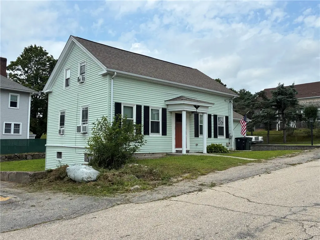 8 Bates Avenue, Coventry, RI 02816 - #1