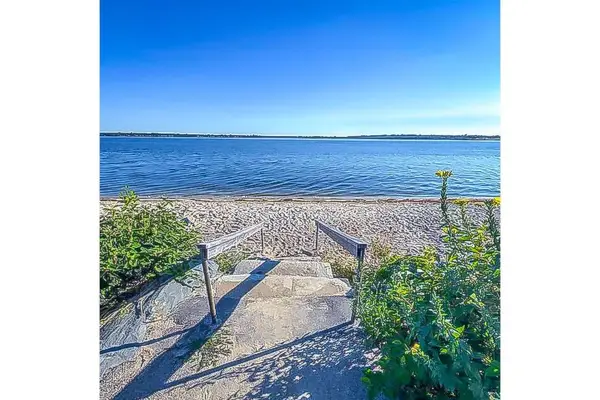 214 Charlotte Drive, Warwick, RI 02818