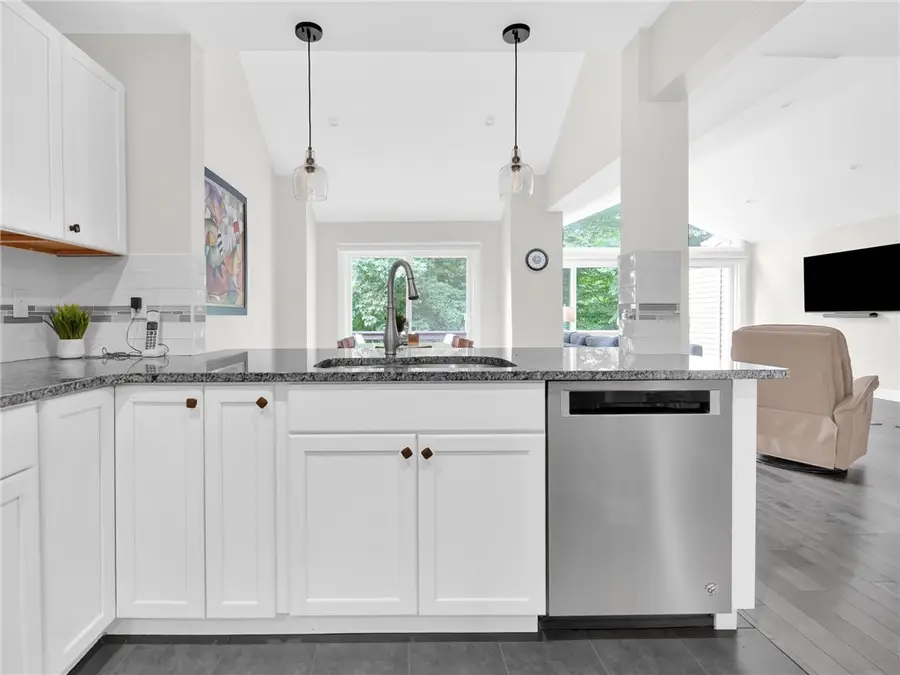 141 Pine Glen Drive, East Greenwich, RI 02818 - #3