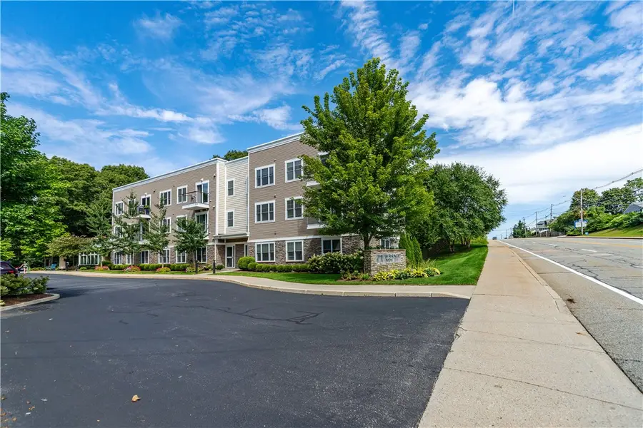 1001 Main Street #12, East Greenwich, RI 02818 - #2