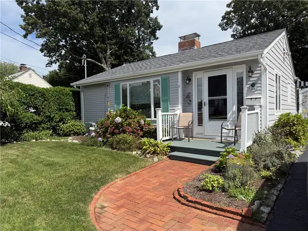 88 Terrace Avenue E, East Providence, RI 02915