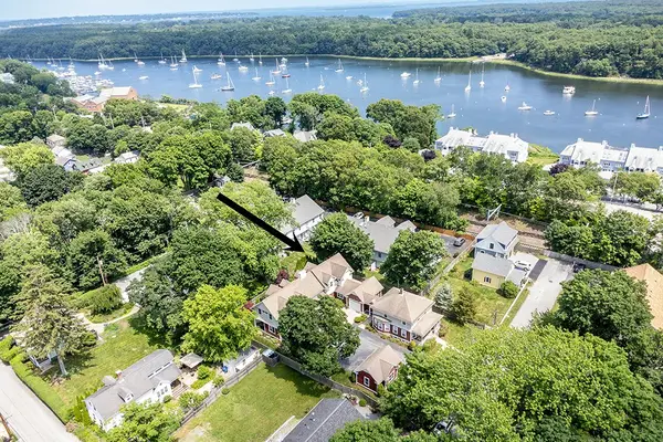 30 Vine Street #30, East Greenwich, RI 02818