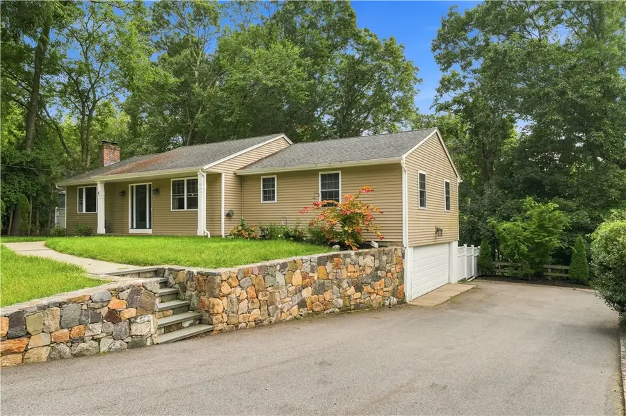 6 Marywood Lane, Cumberland, RI 02864 - #2