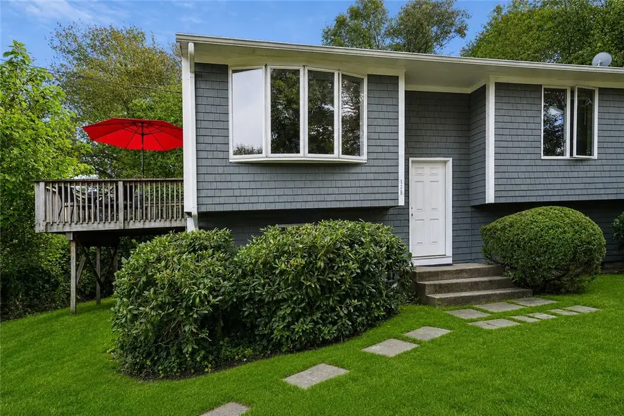 17 Clara Lane, Narragansett, RI 02882 - #2