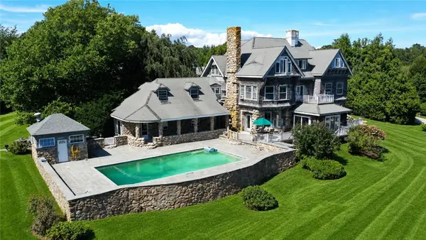 25 Wildfield Farm Road, Narragansett, RI 02882