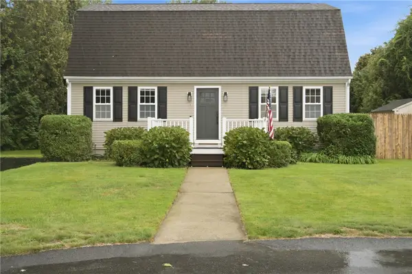 9 Mallory Court, Bristol, RI 02809