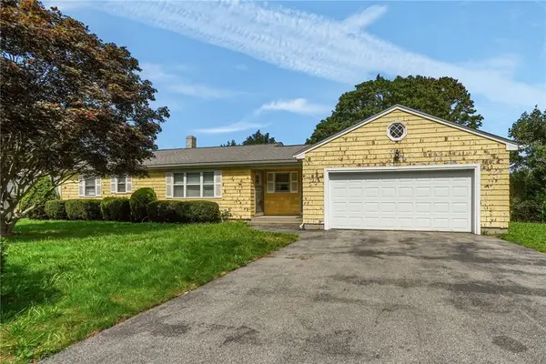 5 Robert Avenue, Portsmouth, RI 02871
