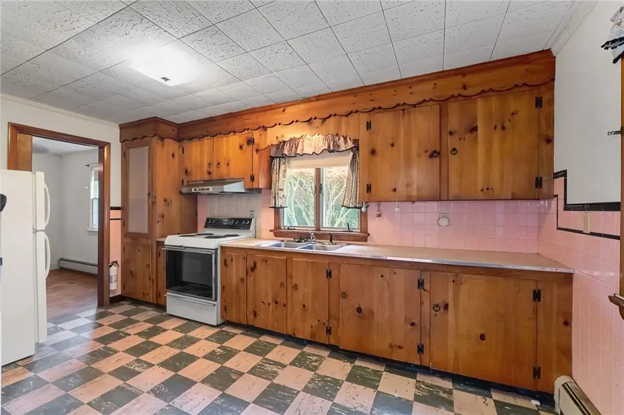5 Robert Avenue, Portsmouth, RI 02871 - #3