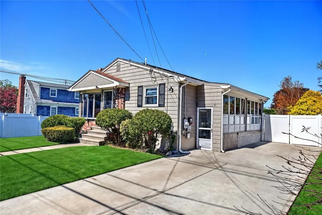 8 Ashby Street, Johnston, RI 02919 - #1