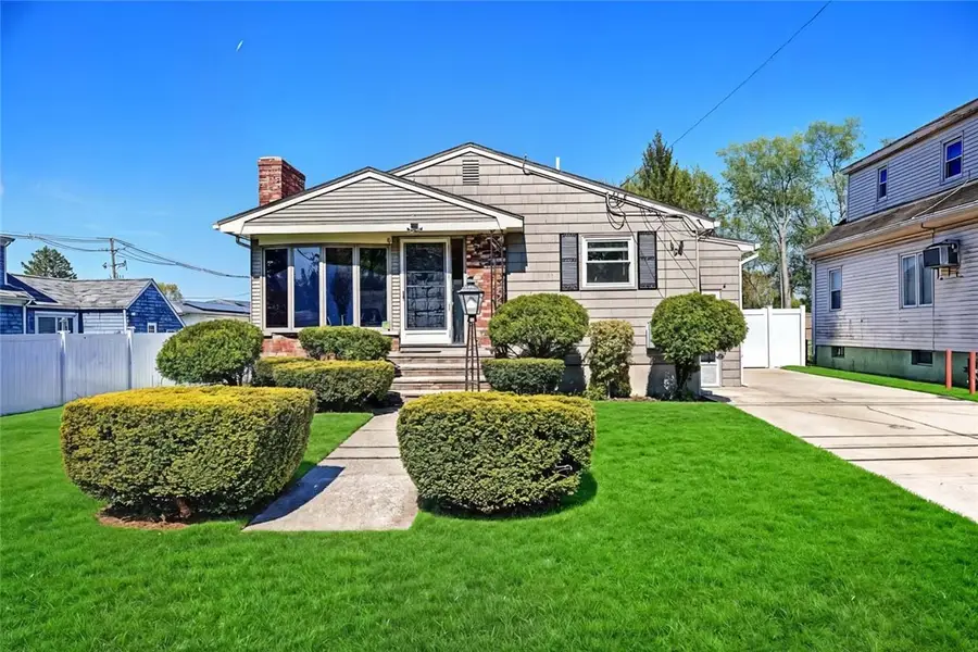 8 Ashby Street, Johnston, RI 02919 - #2