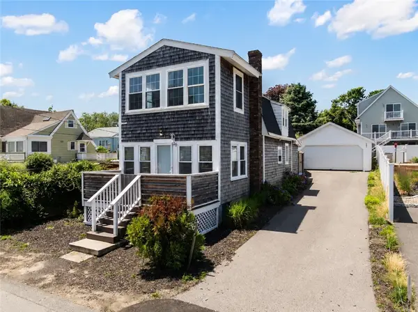 29 Aquidneck Avenue, Portsmouth, RI 02871