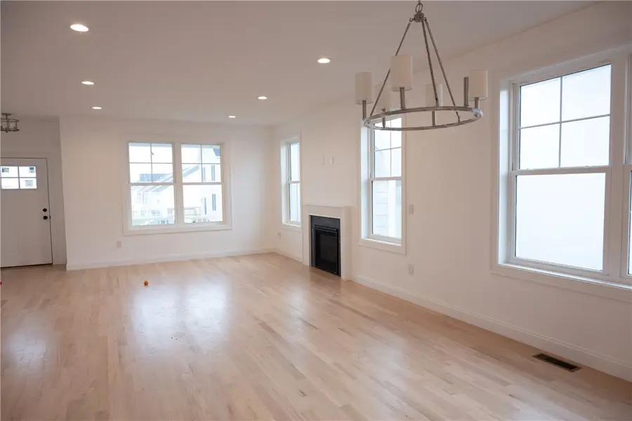 40 Bunker Hill Crossing, Portsmouth, RI 02871 - #2