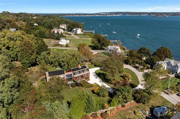75 Macomber Lane, Portsmouth, RI 02871
