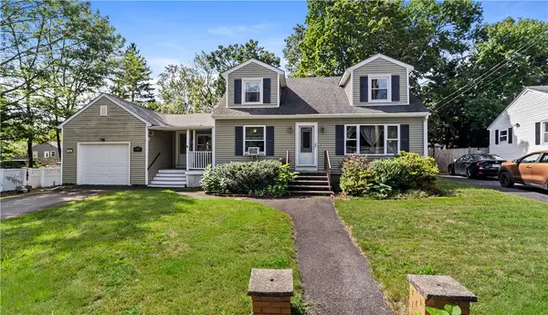 132 Davis Avenue, Cranston, RI 02910