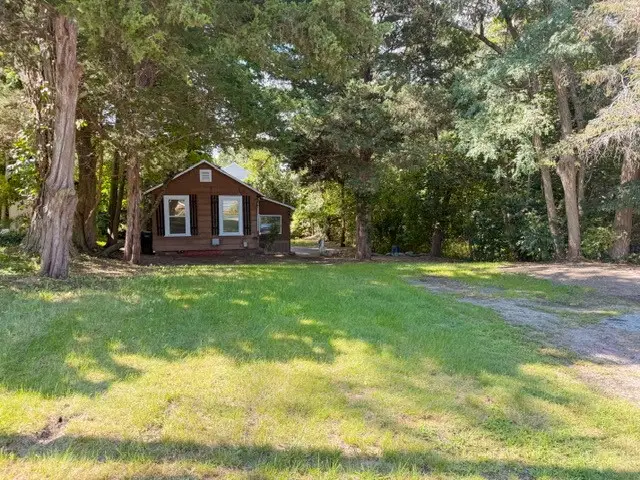 29 Congdon Avenue, North Kingstown, RI 02852 - #2