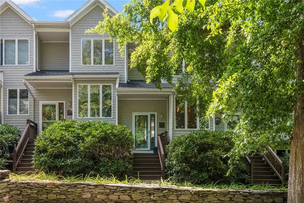325 North Lane, Bristol, RI 02809