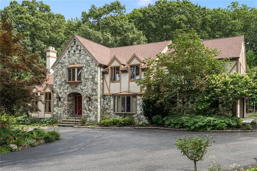 2 Lancers Lane, Lincoln, RI 02865 - #2