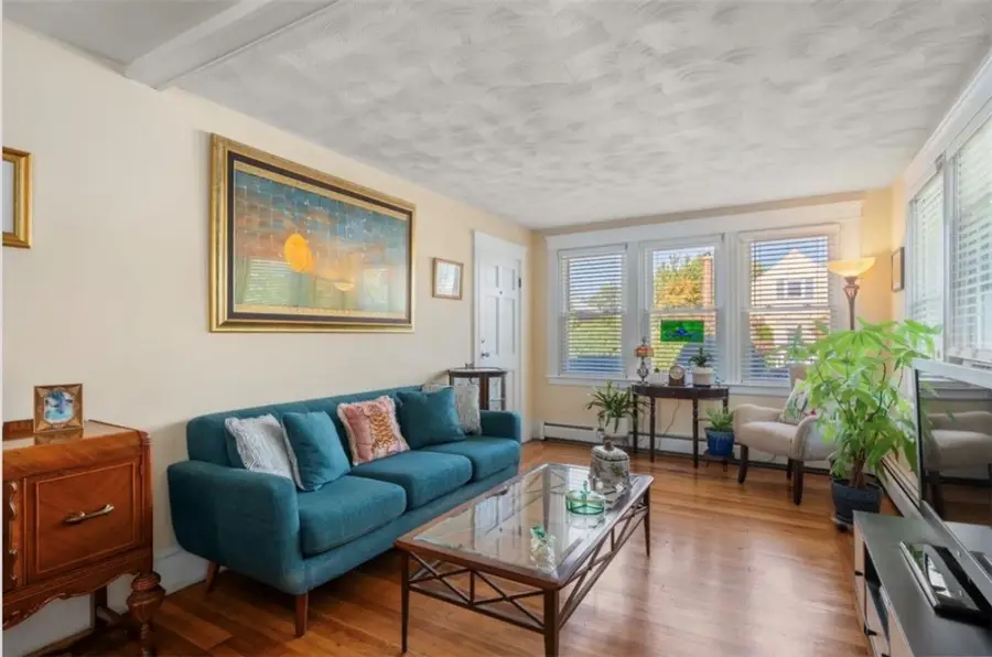 25 Hollywood Avenue, Warwick, RI 02888 - #3