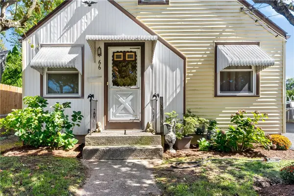 66 Larchmere Drive, East Providence, RI 02916