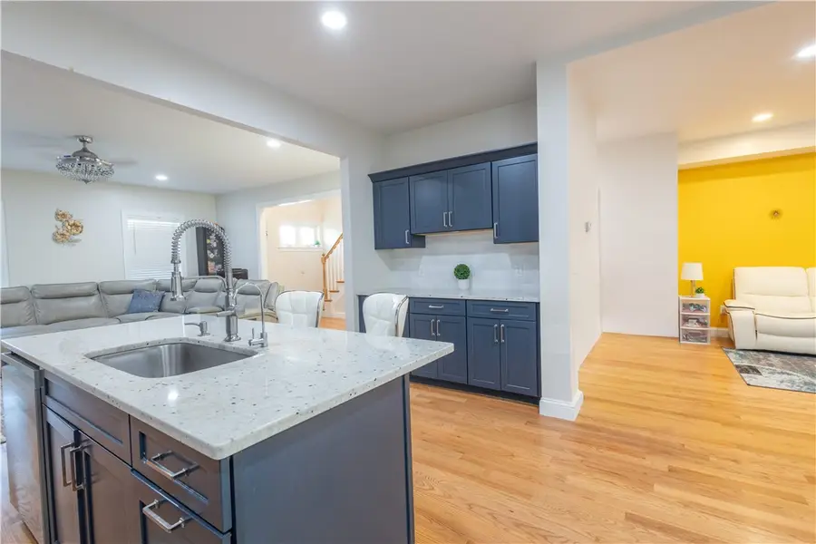902 Hunting Hill Drive, Cumberland, RI 02864 - #3
