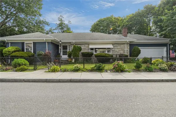 136 Earl Avenue, East Providence, RI 02915