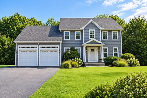34 East Lantern Road, Lincoln, RI 02865