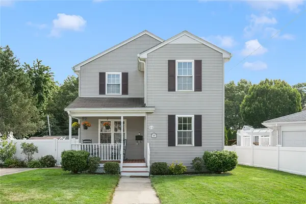 11 Brookdale Boulevard, Pawtucket, RI 02861