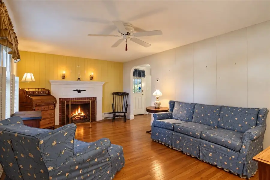 81 Park View Avenue, Warwick, RI 02888 - #3