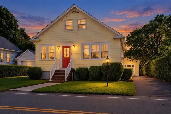 520 Middle Highway, Barrington, RI 02806