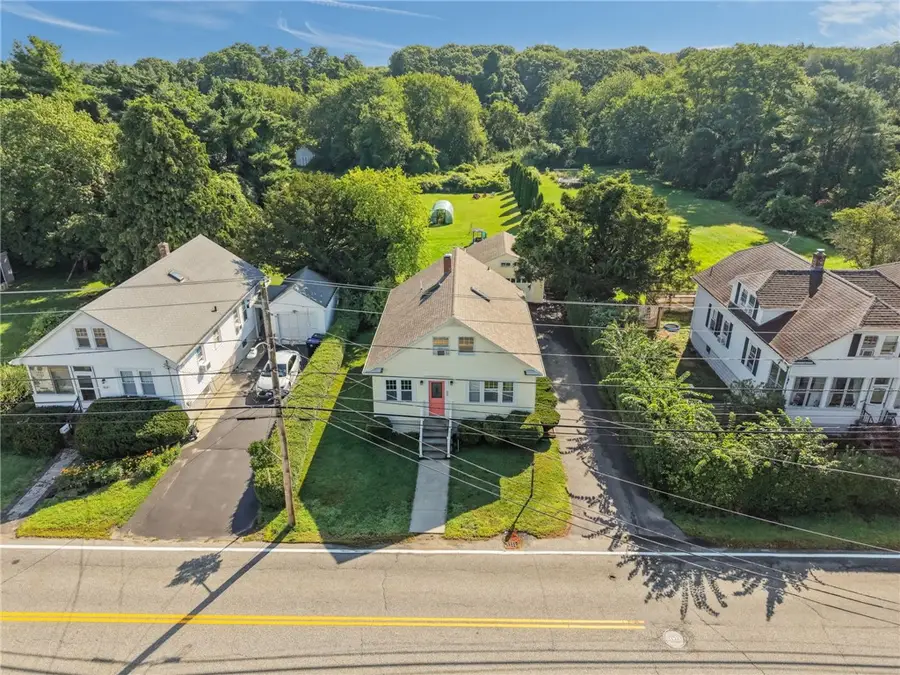 520 Middle Highway, Barrington, RI 02806 - #3