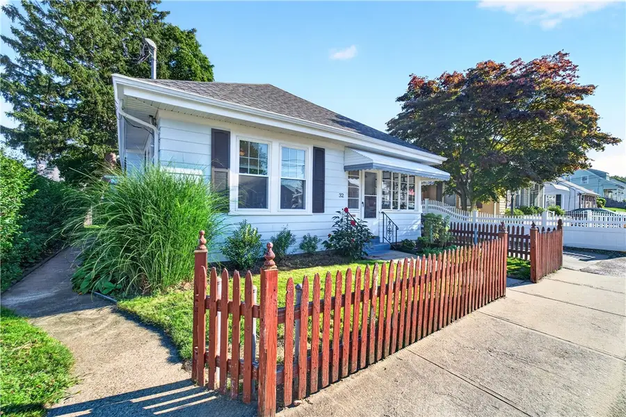 32 Leading Street, Johnston, RI 02929 - #2