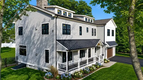 980 Green End Avenue, Middletown, RI 02842