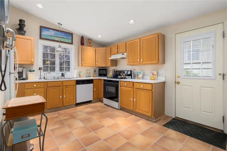 330 Daggett Avenue, Pawtucket, RI 02861 - #3