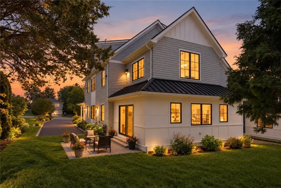 118 Newport Avenue, Middletown, RI 02842 - #2