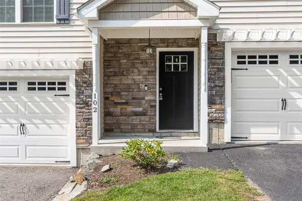 102 Hunting Hill Drive, Cumberland, RI 02864