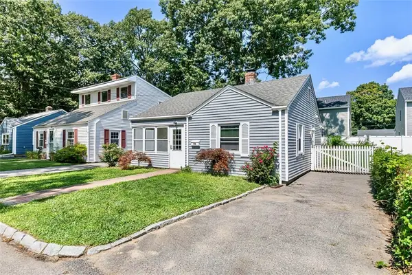 93 Pine Crest Drive, East Providence, RI 02919