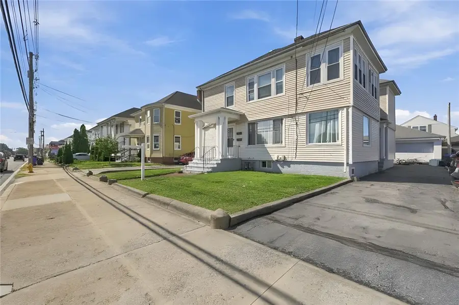 904 Newport Avenue, Pawtucket, RI 02861 - #2