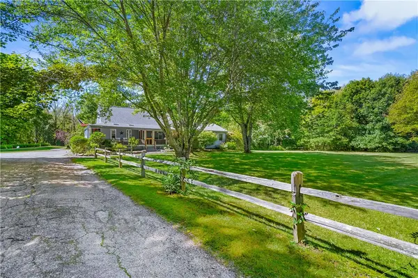1257 Chopmist Hill Road, Scituate, RI 02857