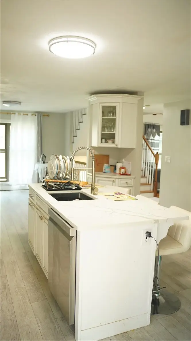 8 Bicentennial Way, North Providence, RI 02909 - #3