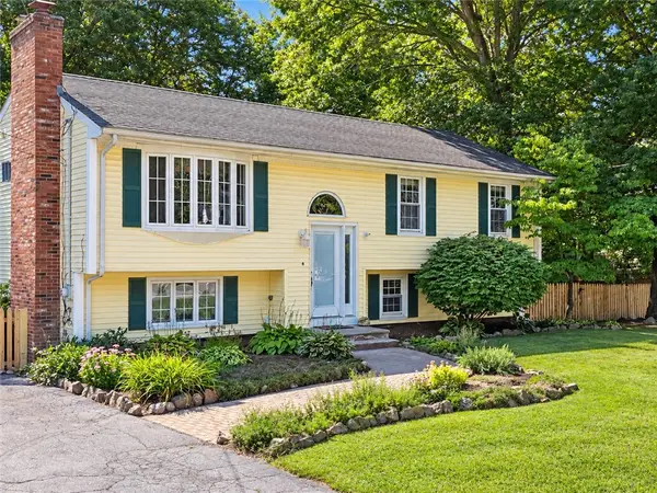 5 Glenwood Circle, Attleboro, MA 02703