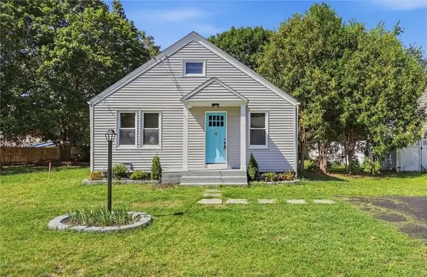 41 Custer Street, Warwick, RI 02889