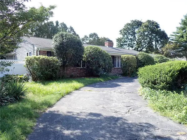 80 Hollyhock Drive, Cranston, RI 02920