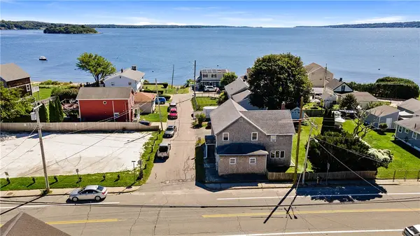 499 Park Avenue, Portsmouth, RI 02871