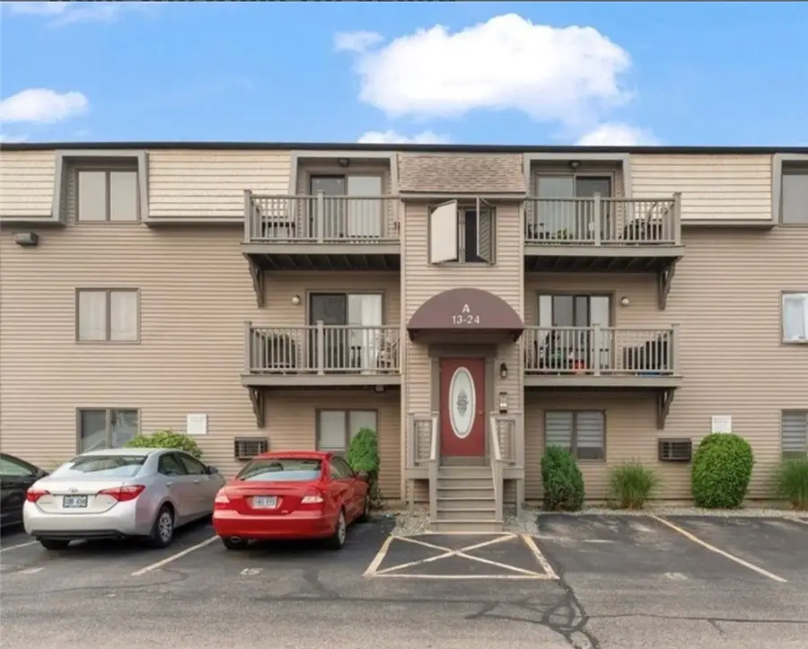 20 Village Court #20, West Warwick, RI 02893 - #2