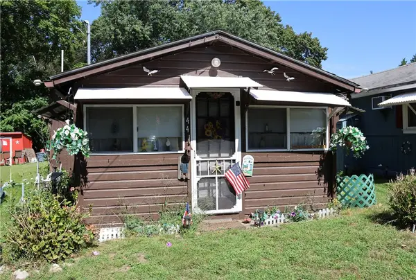 44 East Andrew Comstock Road, Warwick, RI 02886