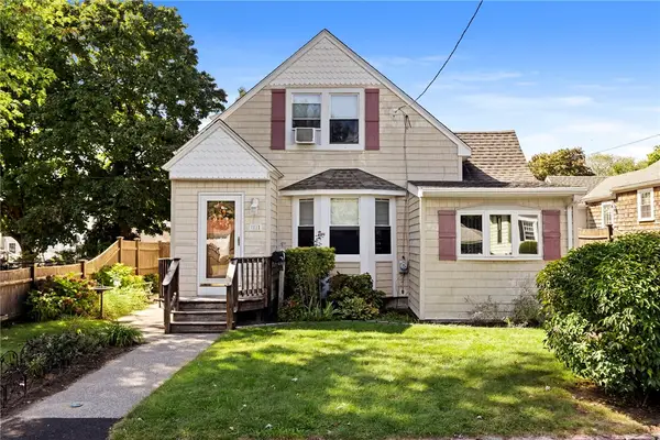 11 Yale Avenue, Warwick, RI 02888